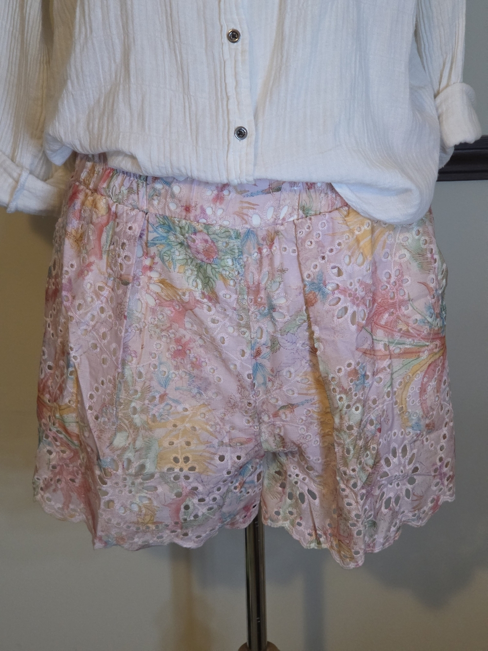 Umgee Pastel Pink Floral Eyelet High Waist Shorts